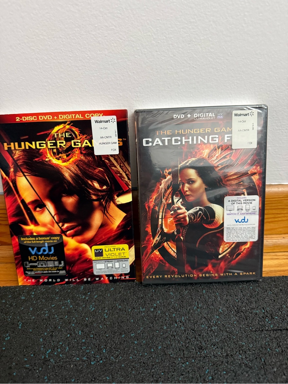 New Sealed Hunger Games & Catching Fire DVD Bundle
